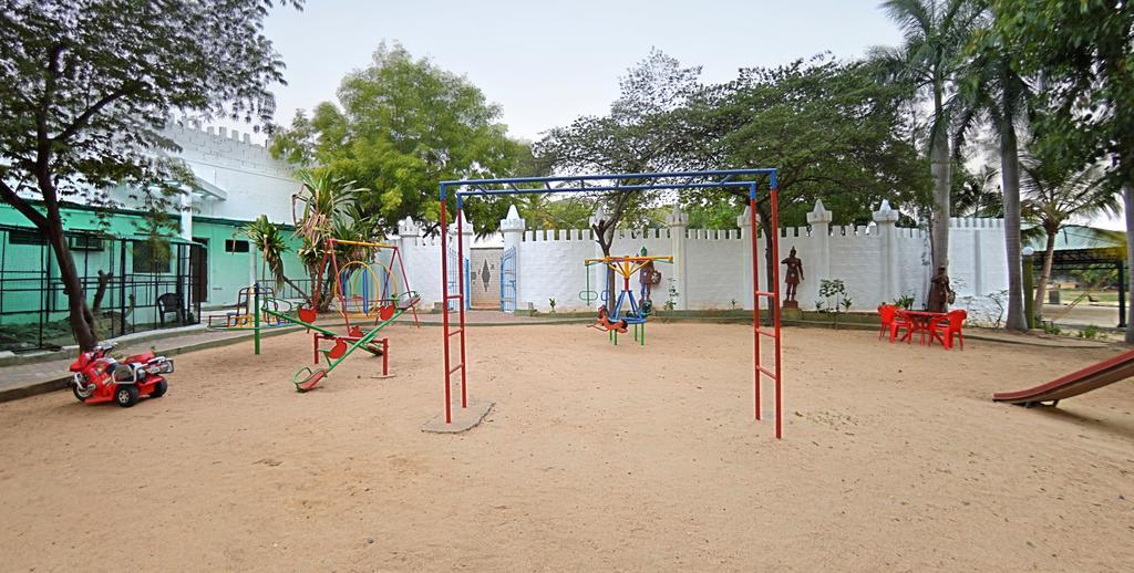 Royal Club Hotel Chennai Eksteriør billede