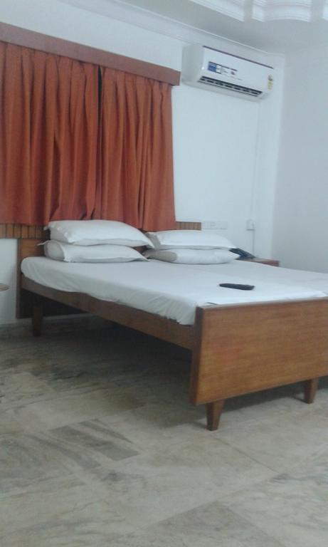 Royal Club Hotel Chennai Eksteriør billede